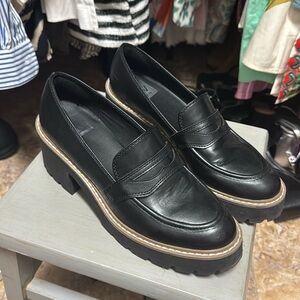 Women’s DV Dolce Vita Tammy Lug Heel Black Loafers - Size 8.5